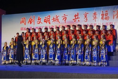 清遠市第十四屆廣場文化藝術(shù)節(jié)經(jīng)信專場活動圓滿舉行，市經(jīng)信局組織文化藝術(shù)交流活動促進行業(yè)發(fā)展